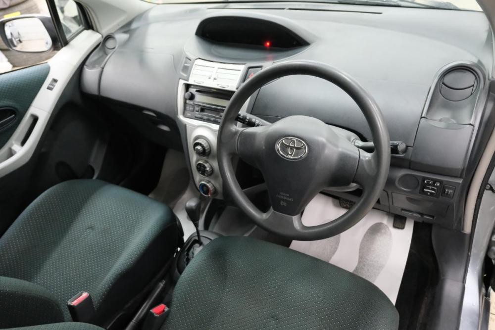 Toyota Vitz II (XP90) Омск  - изображение 11