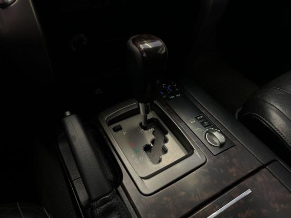 Toyota Land Cruiser 200 Series Рестайлинг 1 с пробегом 2014 года, цена 3 900 000 рублей, 300000 км, внедорожник, Автокод Объявления