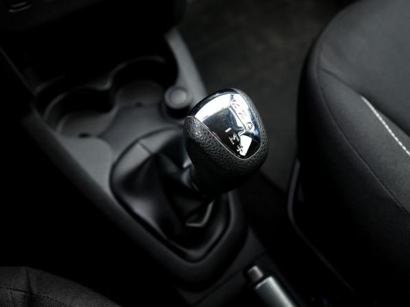 Renault Sandero II с пробегом 2015 года, цена 849 000 рублей, 71349 км, хэтчбек, Автокод Объявления