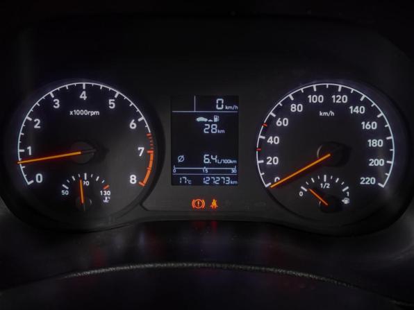 Hyundai Solaris II с пробегом 2018 года, цена 999 000 рублей, 127273 км, седан, Автокод Объявления