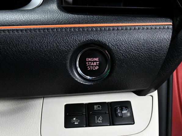 Toyota Sienta II с пробегом 2017 года, цена 1 255 000 рублей, 154715 км, компактвэн, Автокод Объявления