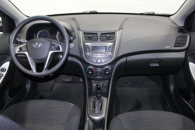Hyundai Solaris I Рестайлинг с пробегом 2015 года, цена 1 009 000 рублей, 98000 км, седан, Автокод Объявления