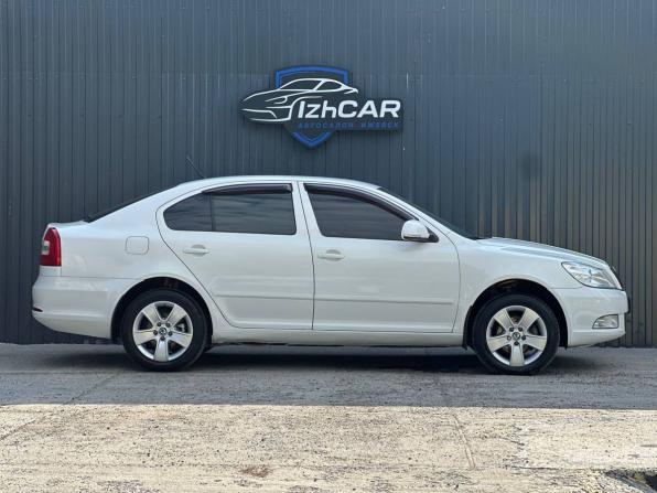 Skoda Octavia II (A5) Рестайлинг с пробегом 2011 года, цена 699 000 рублей, 216500 км, лифтбек, Автокод Объявления