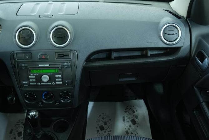 Ford Fusion I Рестайлинг с пробегом 2007 года, цена 449 000 рублей, 211000 км, хэтчбек, Автокод Объявления