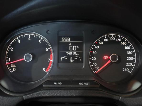 Volkswagen Polo V Рестайлинг с пробегом 2018 года, цена 1 299 000 рублей, 74219 км, седан, Автокод Объявления