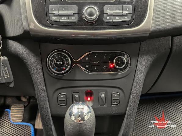 Renault Logan II с пробегом 2014 года, цена 548 000 рублей, 179000 км, седан, Автокод Объявления