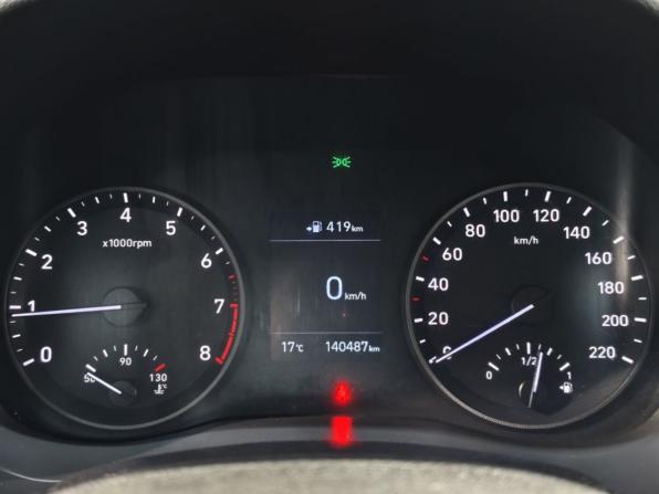 Hyundai Solaris II с пробегом 2017 года, цена 995 000 рублей, 140485 км, седан, Автокод Объявления