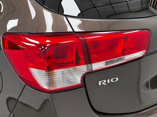 Kia Rio III Рестайлинг с пробегом 2017 года, цена 1 319 000 рублей, 41453 км, хэтчбек, Автокод Объявления