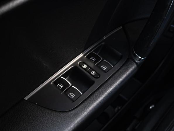 Volkswagen Touareg II Рестайлинг с пробегом 2015 года, цена 3 150 000 рублей, 235851 км, внедорожник, Автокод Объявления