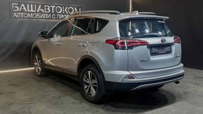 Toyota RAV4 IV (XA40) Рестайлинг с пробегом 2017 года, цена 2 165 000 рублей, 166418 км, внедорожник, Автокод Объявления