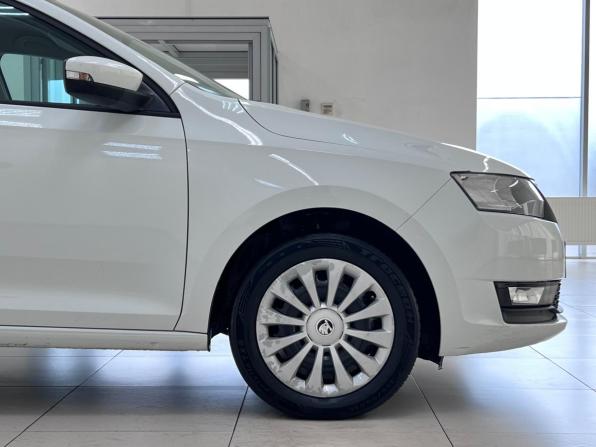 Skoda Rapid I Рестайлинг с пробегом 2019 года, цена 1 380 000 рублей, 87997 км, лифтбек, Автокод Объявления
