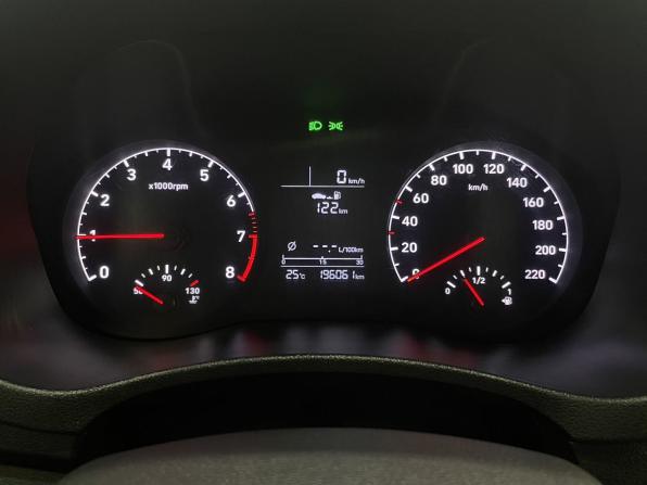Hyundai Solaris II с пробегом 2019 года, цена 1 050 000 рублей, 196060 км, седан, Автокод Объявления