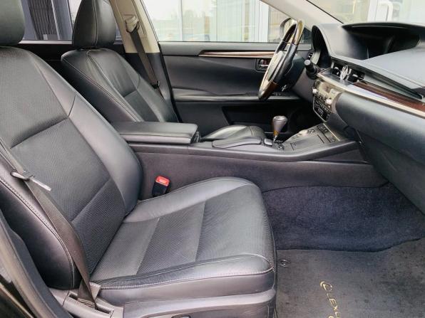 Lexus ES VI с пробегом 2012 года, цена 2 300 000 рублей, 125000 км, седан, Автокод Объявления