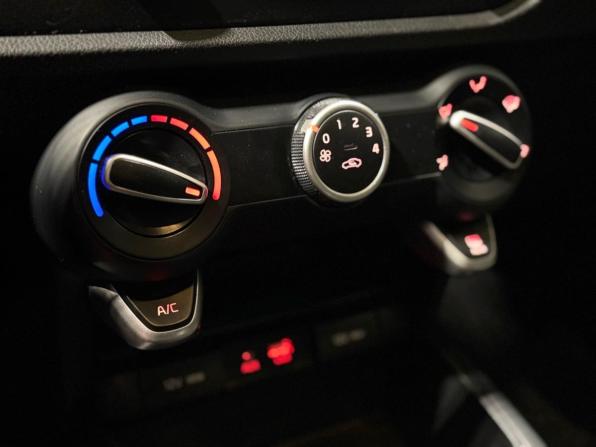 Kia Rio IV с пробегом 2018 года, цена 1 400 000 рублей, 92513 км, хэтчбек, Автокод Объявления