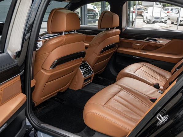 BMW 7 серии VI (G11/G12) с пробегом 2017 года, цена 4 195 000 рублей, 136548 км, седан, Автокод Объявления