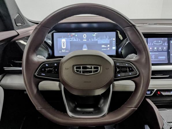 Geely Monjaro I с пробегом 2023 года, цена 3 250 000 рублей, 37140 км, внедорожник, Автокод Объявления