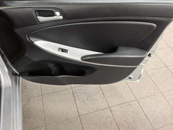 Hyundai Solaris I с пробегом 2014 года, цена 840 000 рублей, 146000 км, седан, Автокод Объявления