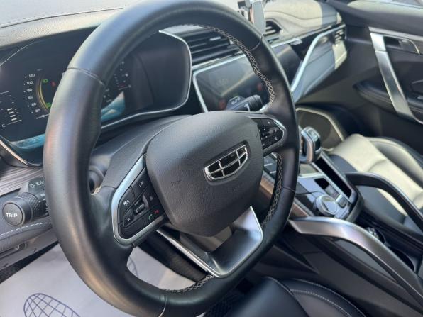 Geely Atlas Pro с пробегом 2024 года, цена 1 999 900 рублей, 75000 км, внедорожник, Автокод Объявления