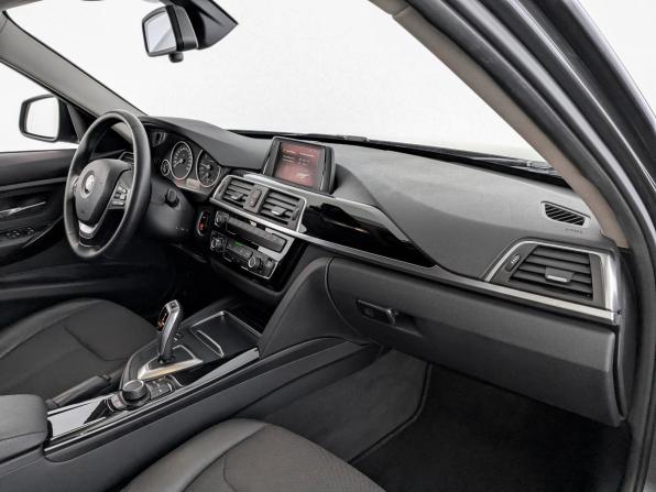 BMW 3 серии VI (F3x) Рестайлинг с пробегом 2018 года, цена 2 780 000 рублей, 52855 км, седан, Автокод Объявления