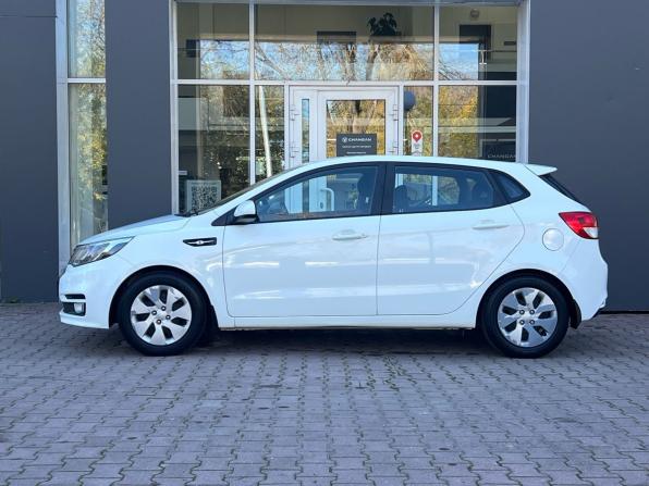 Kia Rio III Рестайлинг с пробегом 2016 года, цена 1 119 000 рублей, 54136 км, хэтчбек, Автокод Объявления