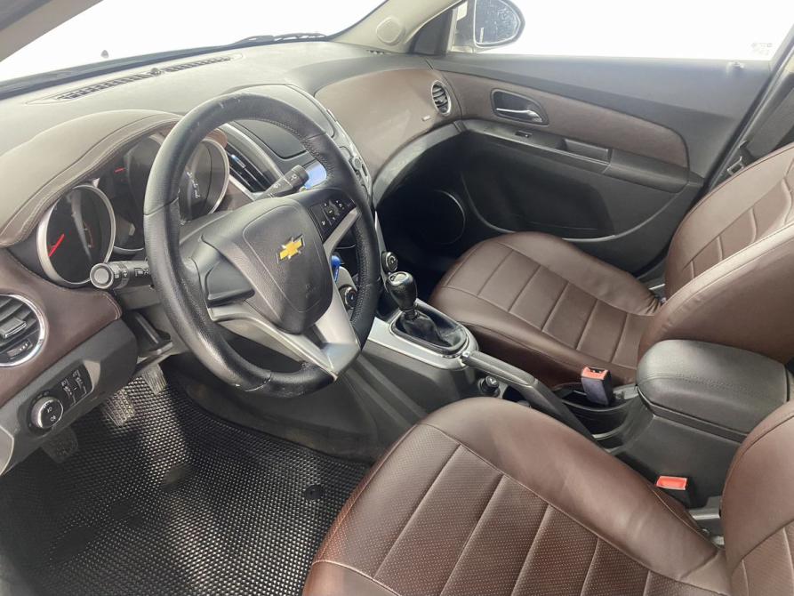 Chevrolet Cruze I Рестайлинг Санкт-Петербург  - изображение 11