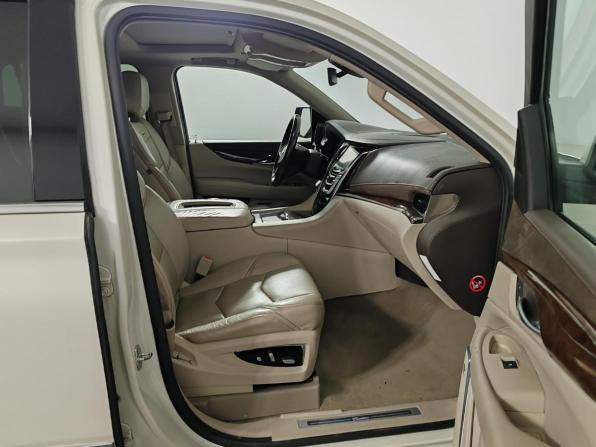 Cadillac Escalade IV с пробегом 2015 года, цена 2 500 000 рублей, 253776 км, внедорожник, Автокод Объявления