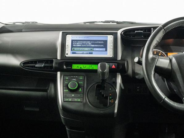 Toyota Wish II с пробегом 2012 года, цена 1 325 000 рублей, 200712 км, минивэн, Автокод Объявления