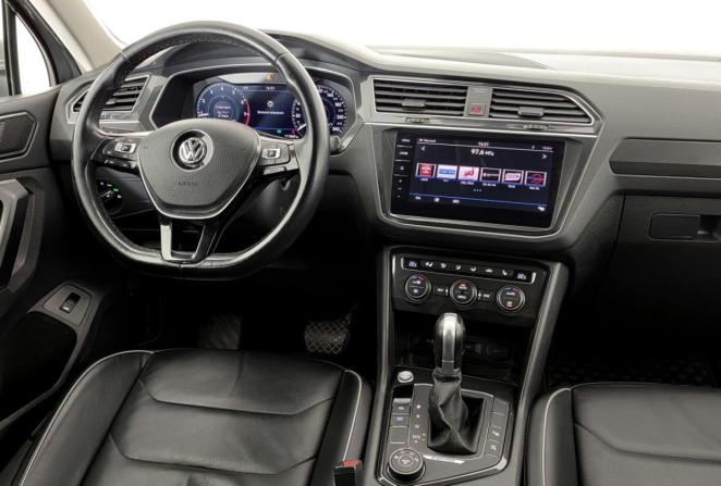 Volkswagen Tiguan II с пробегом 2018 года, цена 2 680 000 рублей, 111111 км, внедорожник, Автокод Объявления