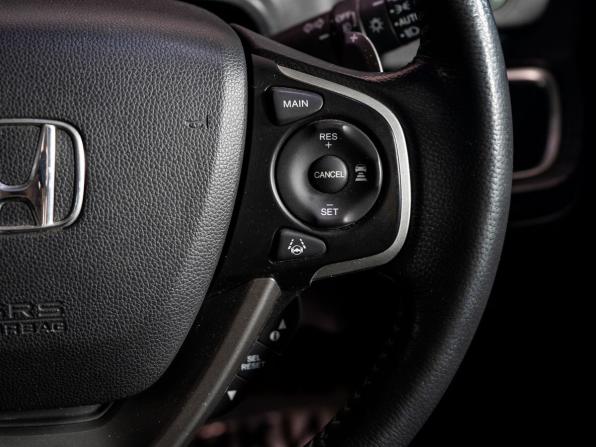 Honda Stepwgn V с пробегом 2017 года, цена 1 850 000 рублей, 113500 км, минивэн, Автокод Объявления