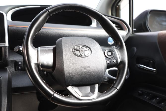 Toyota Sienta II с пробегом 2018 года, цена 1 499 000 рублей, 124322 км, компактвэн, Автокод Объявления