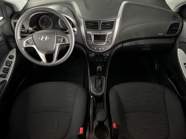 Hyundai Solaris I Рестайлинг с пробегом 2015 года, цена 1 296 000 рублей, 55661 км, седан, Автокод Объявления