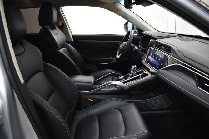 Geely Atlas Pro с пробегом 2022 года, цена 1 940 000 рублей, 53428 км, внедорожник, Автокод Объявления