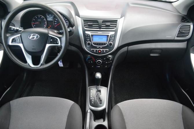 Hyundai Solaris I с пробегом 2012 года, цена 750 000 рублей, 140434 км, хэтчбек, Автокод Объявления