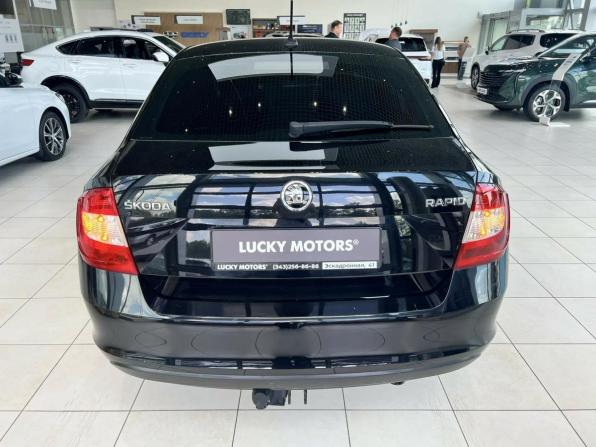 Skoda Rapid I с пробегом 2017 года, цена 1 095 000 рублей, 157286 км, лифтбек, Автокод Объявления