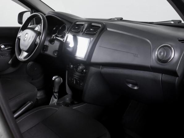 Renault Sandero II с пробегом 2016 года, цена 1 050 000 рублей, 60205 км, хэтчбек, Автокод Объявления