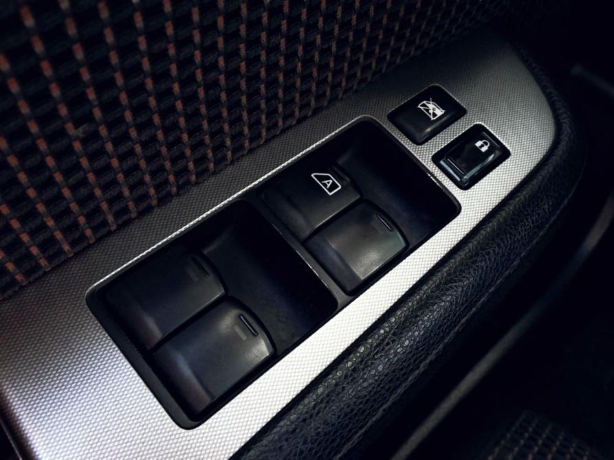 Nissan Tiida I Рестайлинг Екатеринбург  - изображение 12