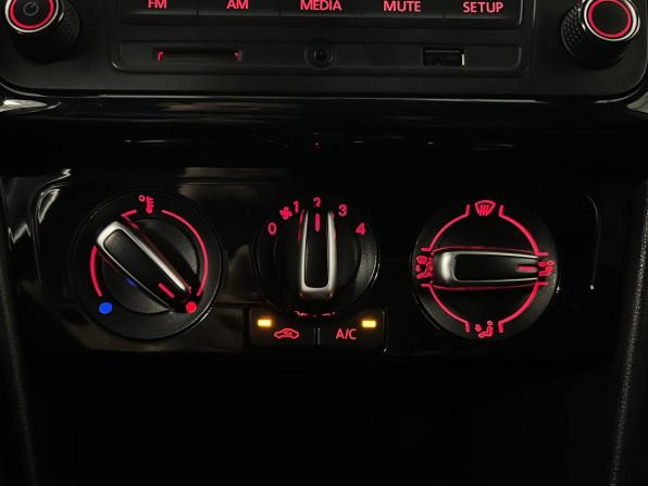 Volkswagen Polo V Рестайлинг с пробегом 2017 года, цена 950 000 рублей, 206123 км, седан, Автокод Объявления