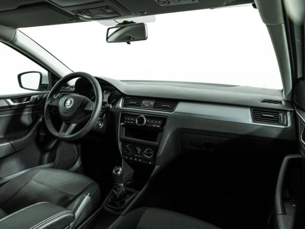 Skoda Rapid I Рестайлинг с пробегом 2017 года, цена 1 150 000 рублей, 71700 км, лифтбек, Автокод Объявления