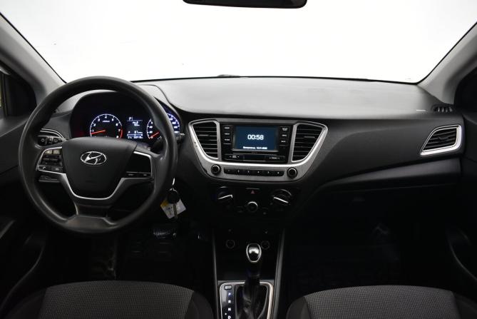 Hyundai Solaris II Рестайлинг с пробегом 2020 года, цена 895 000 рублей, 352417 км, седан, Автокод Объявления