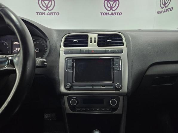 Volkswagen Polo V Рестайлинг с пробегом 2017 года, цена 995 000 рублей, 194668 км, седан, Автокод Объявления