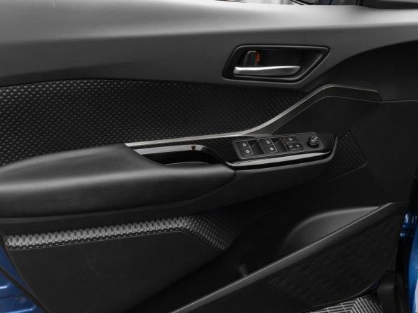 Toyota C-HR I с пробегом 2019 года, цена 2 720 000 рублей, 28500 км, внедорожник, Автокод Объявления