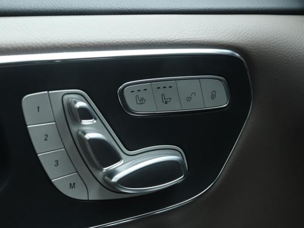 Mercedes-Benz V-Класс III (W447) Рестайлинг 2 с пробегом 2025 года, цена 12 200 000 рублей, 8703 км, минивэн, Автокод Объявления