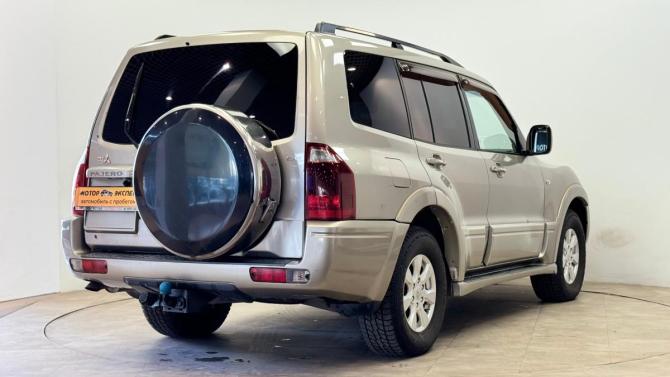 Mitsubishi Pajero III Рестайлинг с пробегом 2006 года, цена 900 000 рублей, 371769 км, внедорожник, Автокод Объявления