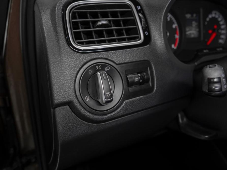 Volkswagen Polo V Рестайлинг Москва  - изображение 14