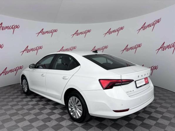 Skoda Octavia IV (A8) с пробегом 2021 года, цена 2 110 000 рублей, 96657 км, лифтбек, Автокод Объявления
