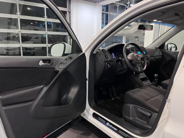 Volkswagen Tiguan I Рестайлинг с пробегом 2012 года, цена 1 360 000 рублей, 79058 км, внедорожник, Автокод Объявления