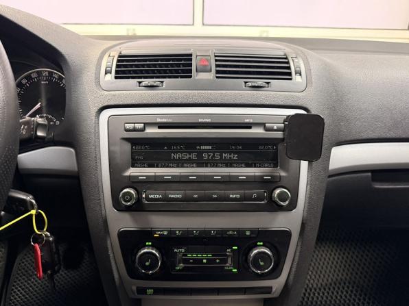 Skoda Octavia II (A5) Рестайлинг с пробегом 2012 года, цена 845 000 рублей, 261000 км, лифтбек, Автокод Объявления