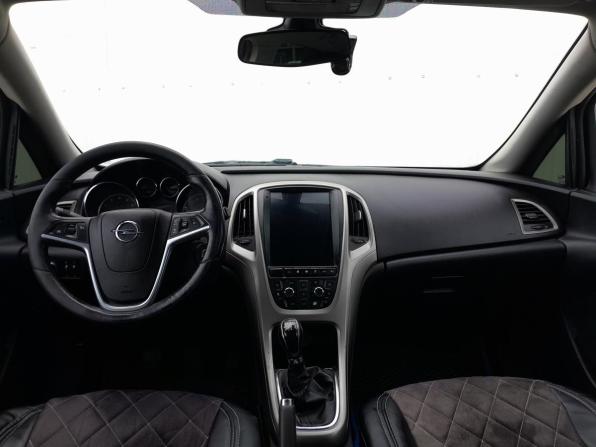 Opel Astra J с пробегом 2011 года, цена 649 000 рублей, 216303 км, хэтчбек, Автокод Объявления