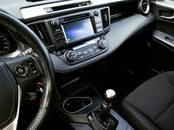 Toyota RAV4 IV (XA40) Рестайлинг с пробегом 2016 года, цена 1 949 000 рублей, 269989 км, внедорожник, Автокод Объявления