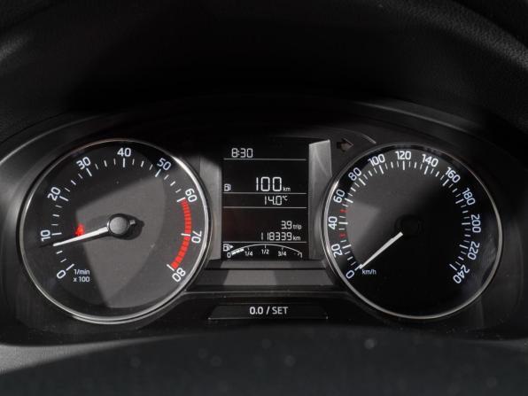 Skoda Rapid I с пробегом 2015 года, цена 979 000 рублей, 118339 км, лифтбек, Автокод Объявления